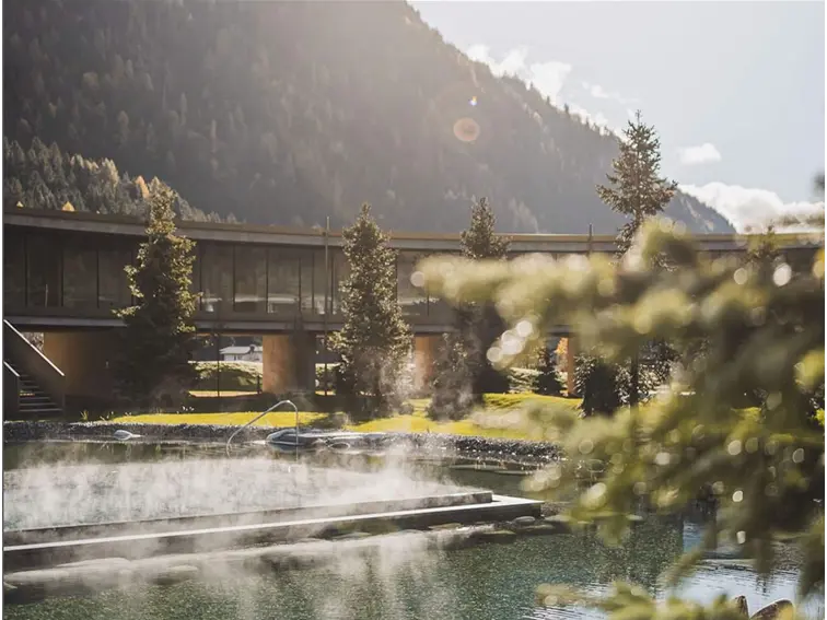 Mountain resort with thermal pool